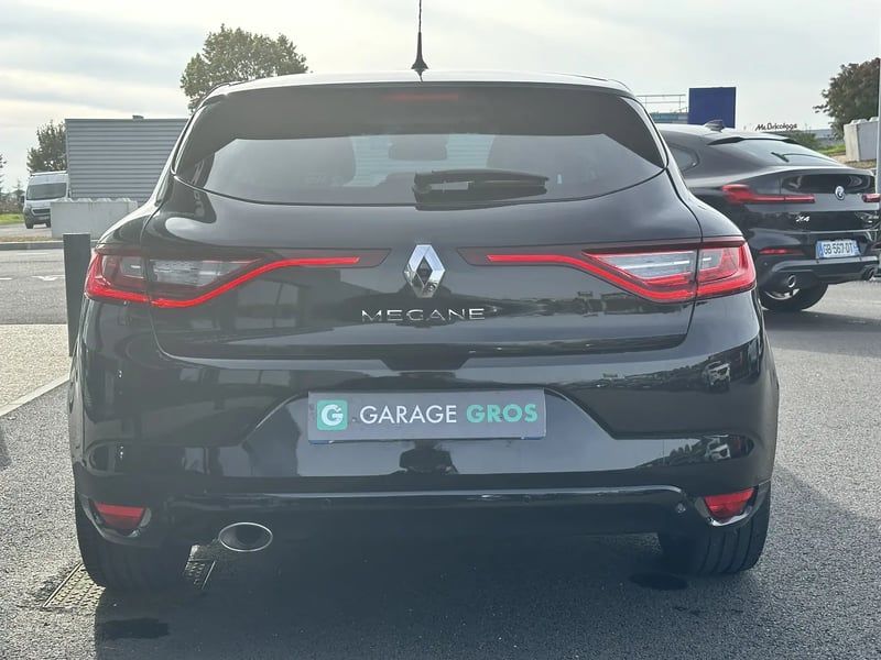 Photo de la voiture RENAULT MEGANE IV BERLINE dCi 165 Energy EDC Intens