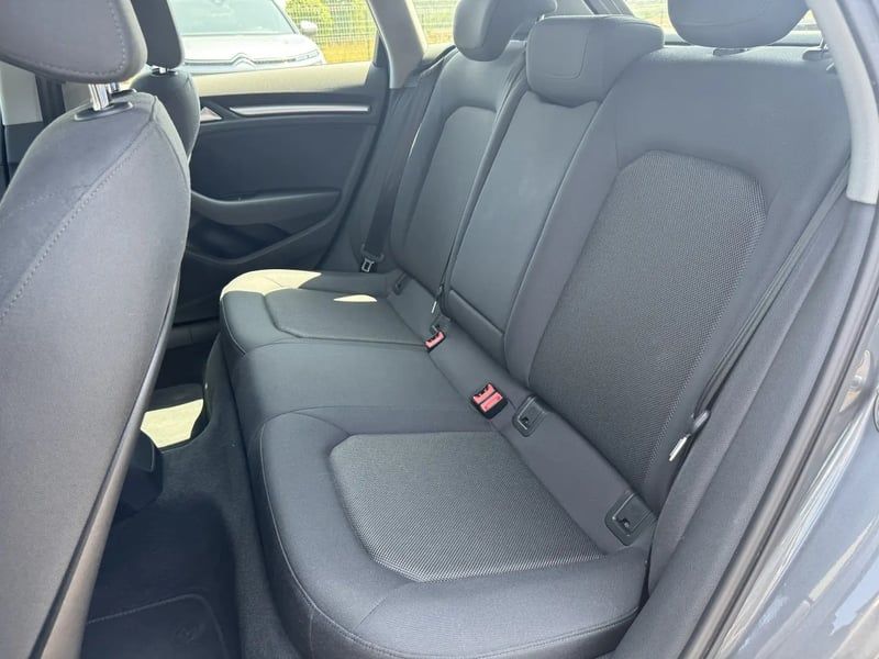 Photo de la voiture AUDI A3 SPORTBACK 35 TDI 150 S tronic 7