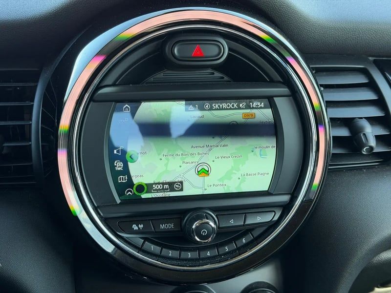 Photo de la voiture MINI HATCH 5 PORTES F55 LCI Cooper 136 ch