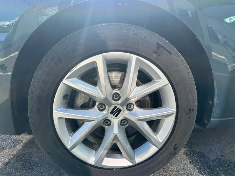 Photo de la voiture SEAT LEON SPORTSTOURER 2.0 TDI 115 BVM6 Business