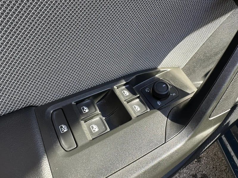 Photo de la voiture SEAT LEON SPORTSTOURER 2.0 TDI 115 BVM6 Business