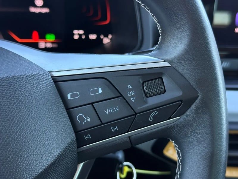 Photo de la voiture SEAT ARONA 1.0 TSI 115 ch Start/Stop DSG7 Business