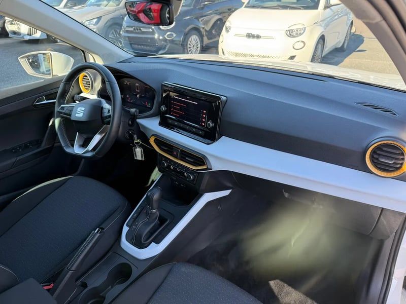 Photo de la voiture SEAT ARONA 1.0 TSI 115 ch Start/Stop DSG7 Business