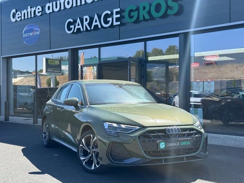 Photo de la voiture AUDI A3 SPORTBACK TFSI e Hybride rechargeable 204 S tronic 6 S line