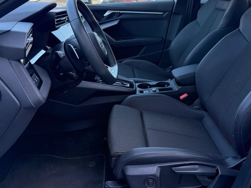 Photo de la voiture AUDI A3 SPORTBACK TFSI e Hybride rechargeable 204 S tronic 6 S line