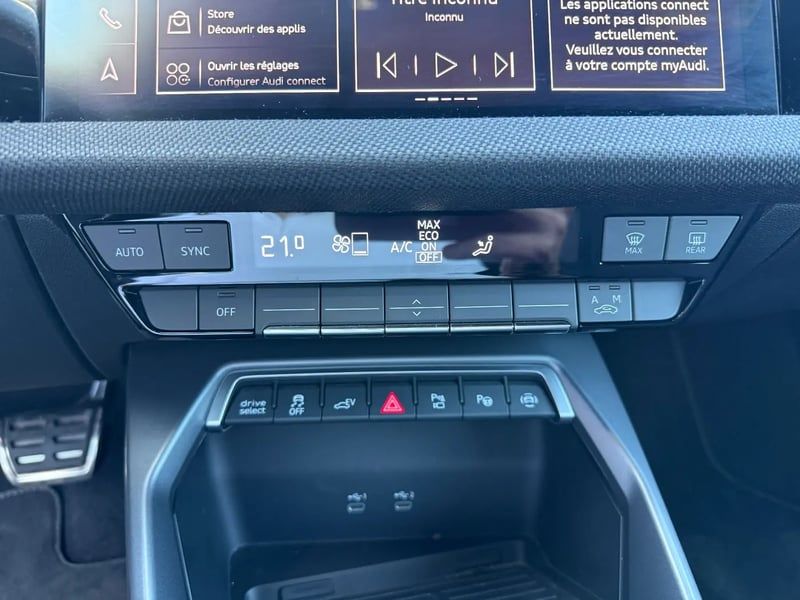 Photo de la voiture AUDI A3 SPORTBACK TFSI e Hybride rechargeable 204 S tronic 6 S line
