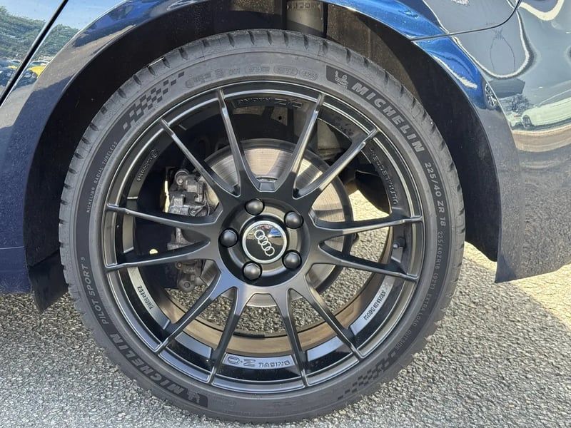 Photo de la voiture AUDI A3 SPORTBACK 40 TDI 184 S tronic 7 Quattro Sport