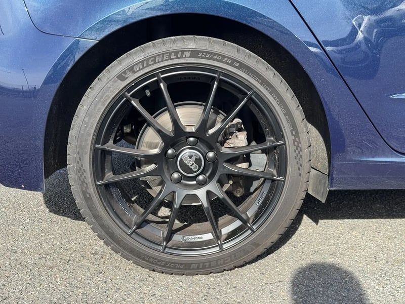 Photo de la voiture AUDI A3 SPORTBACK 40 TDI 184 S tronic 7 Quattro Sport