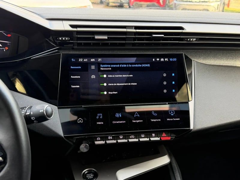 Photo de la voiture PEUGEOT 308 BlueHDi 130ch S&S EAT8 Allure