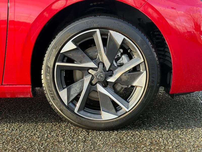 Photo de la voiture PEUGEOT 308 BlueHDi 130ch S&S EAT8 Allure