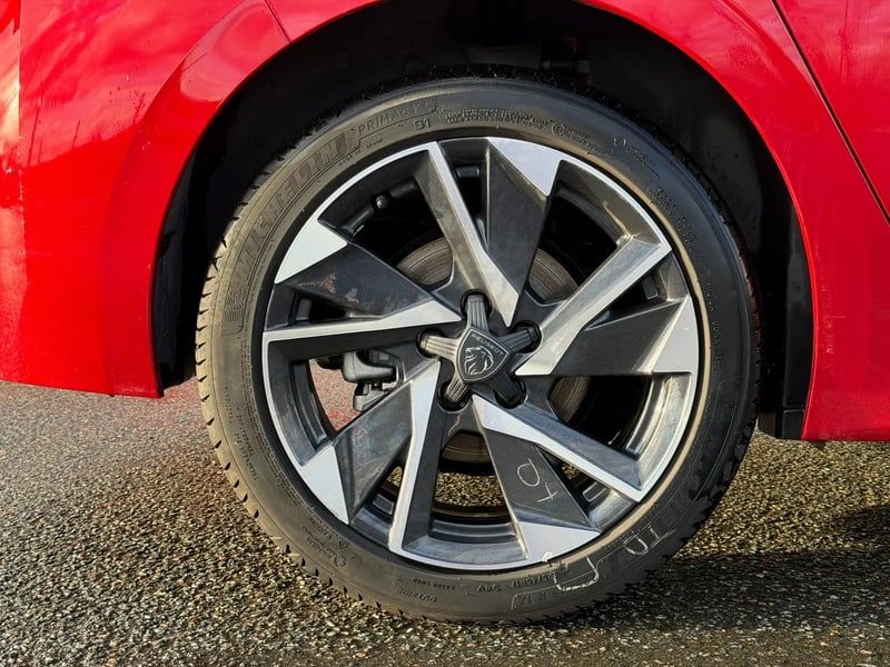 Photo de la voiture PEUGEOT 308 BlueHDi 130ch S&S EAT8 Allure