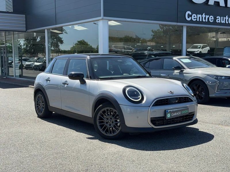 Photo de la voiture MINI COOPER F65 156 ch DKG7 C Classic