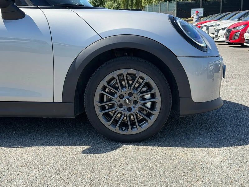 Photo de la voiture MINI COOPER F65 156 ch DKG7 C Classic