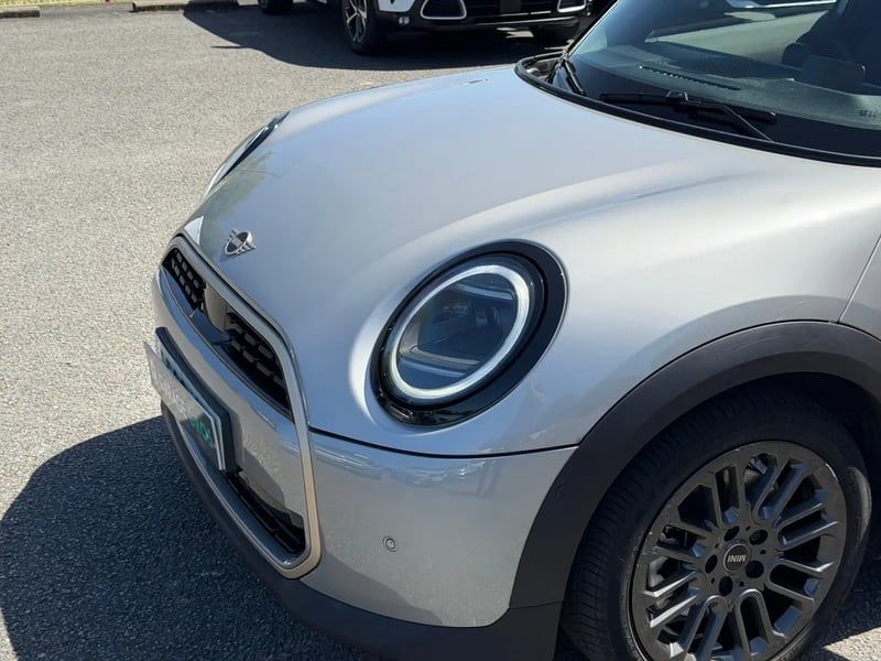 Photo de la voiture MINI COOPER F65 156 ch DKG7 C Classic