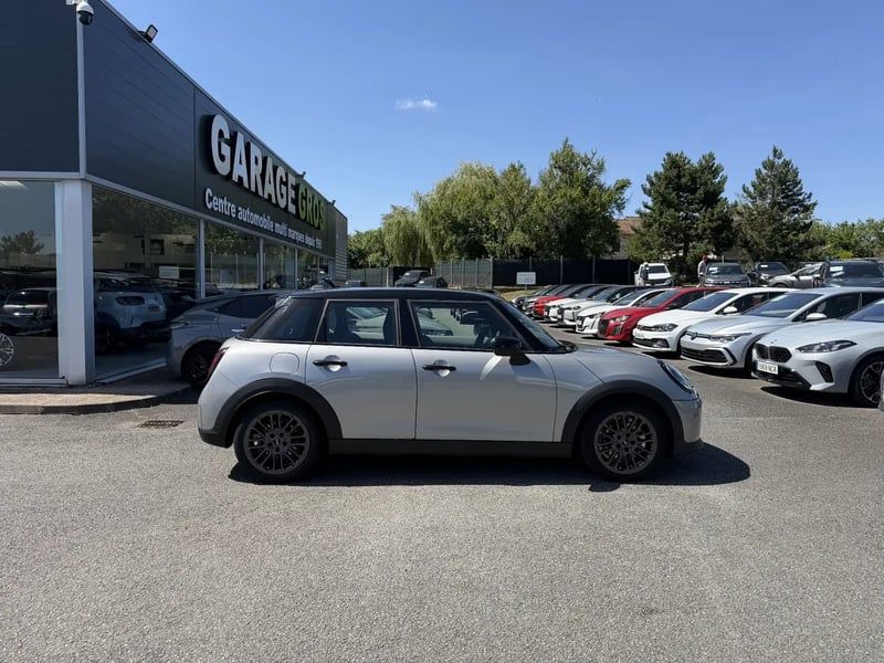 Photo de la voiture MINI COOPER F65 156 ch DKG7 C Classic