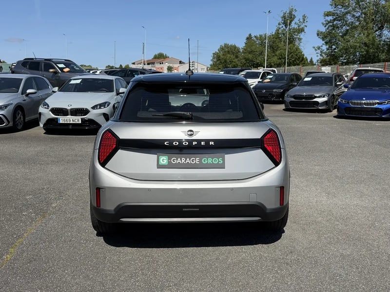Photo de la voiture MINI COOPER F65 156 ch DKG7 C Classic