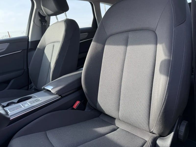 Photo de la voiture AUDI A6 AVANT 40 TDI 204 ch S tronic 7
