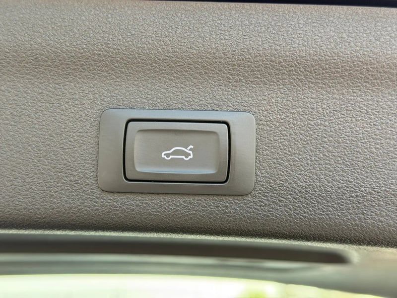 Photo de la voiture AUDI A6 AVANT 40 TDI 204 ch S tronic 7