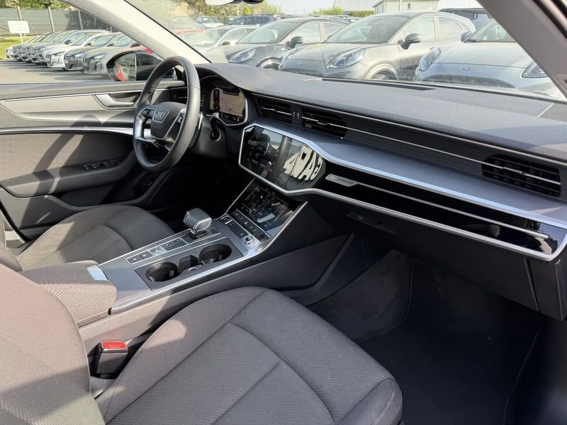 Photo de la voiture AUDI A6 AVANT 40 TDI 204 ch S tronic 7