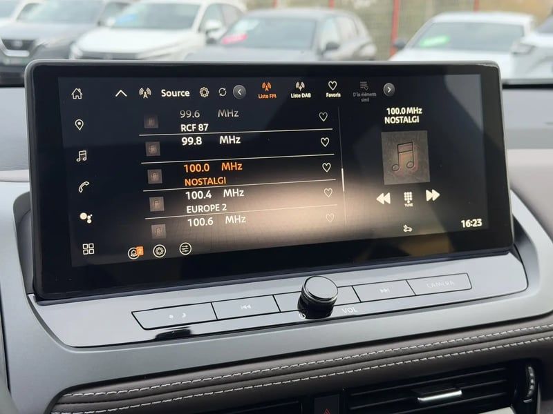 Photo de la voiture NISSAN QASHQAI Mild Hybrid 158 ch Xtronic Tekna