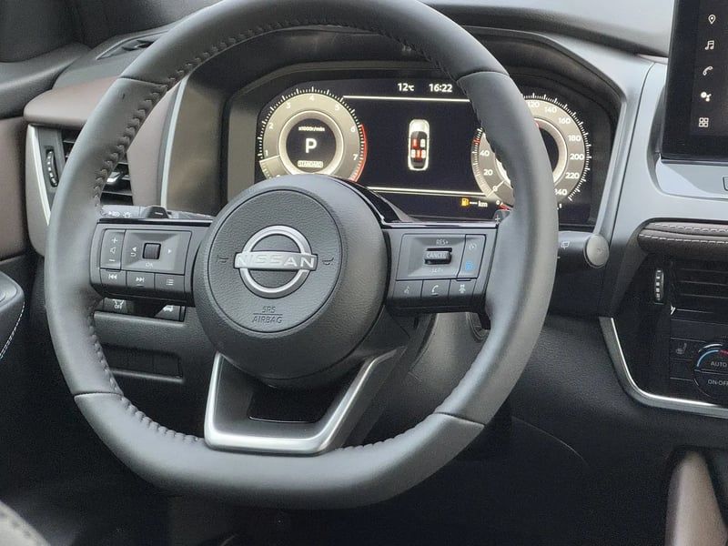 Photo de la voiture NISSAN QASHQAI Mild Hybrid 158 ch Xtronic Tekna