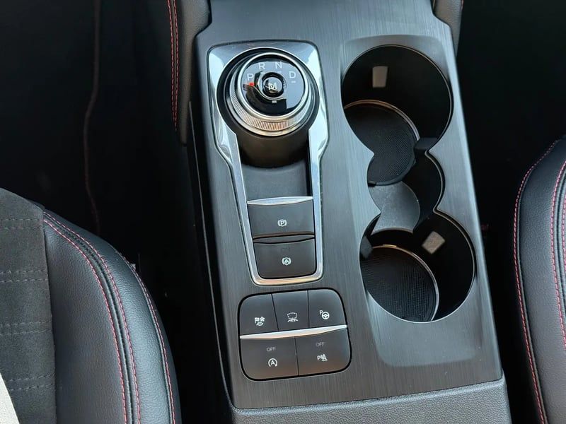 Photo de la voiture FORD KUGA 1.5 TDCi 120 S&S 4x2 Powershift ST-Line