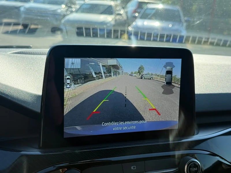 Photo de la voiture FORD KUGA 1.5 TDCi 120 S&S 4x2 Powershift ST-Line