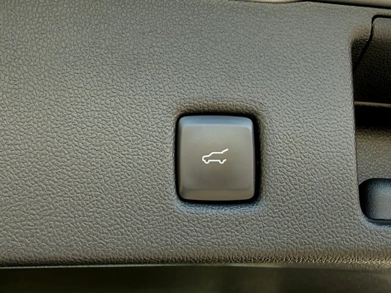 Photo de la voiture FORD KUGA 1.5 TDCi 120 S&S 4x2 Powershift ST-Line