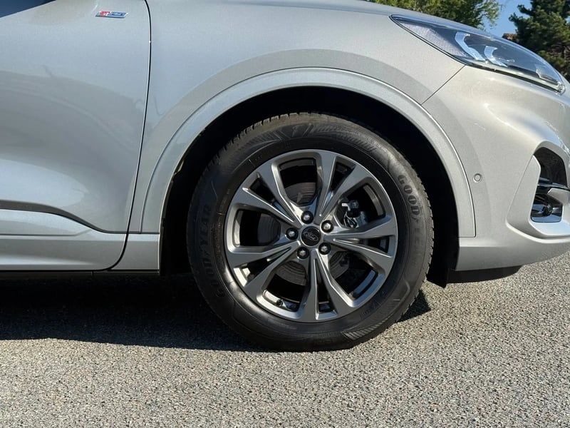 Photo de la voiture FORD KUGA 1.5 TDCi 120 S&S 4x2 Powershift ST-Line