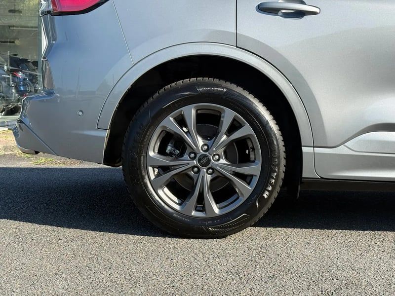 Photo de la voiture FORD KUGA 1.5 TDCi 120 S&S 4x2 Powershift ST-Line