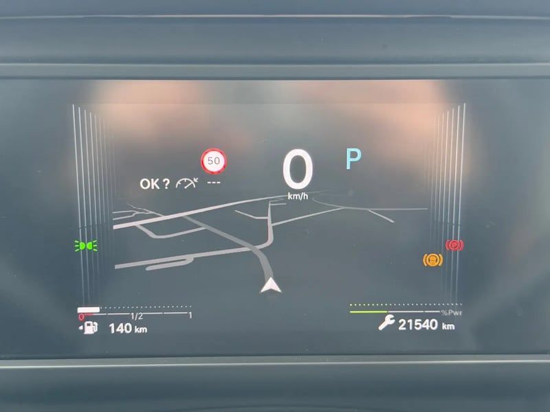 Photo de la voiture CITROEN C4 Hybride 136 e-DCS6 Plus