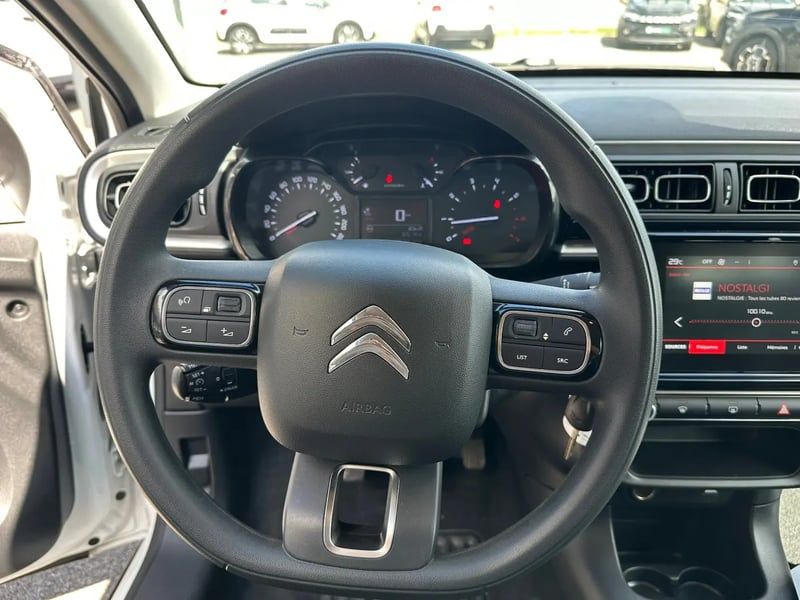 Photo de la voiture CITROEN C3 PureTech 83 S&S BVM5 Shine