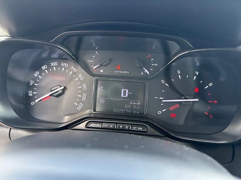 Photo de la voiture CITROEN C3 PureTech 83 S&S BVM5 Shine