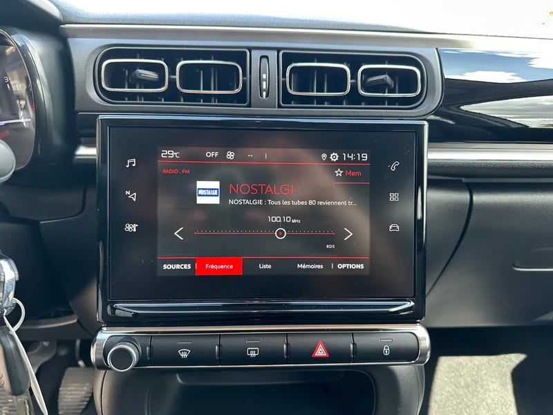 Photo de la voiture CITROEN C3 PureTech 83 S&S BVM5 Shine