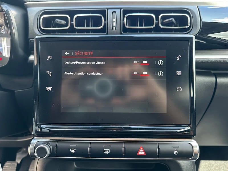 Photo de la voiture CITROEN C3 PureTech 83 S&S BVM5 Shine