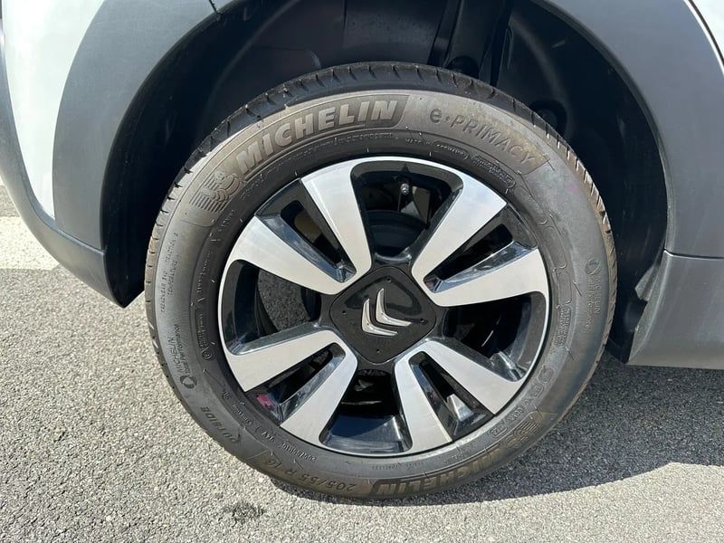 Photo de la voiture CITROEN C3 PureTech 83 S&S BVM5 Shine
