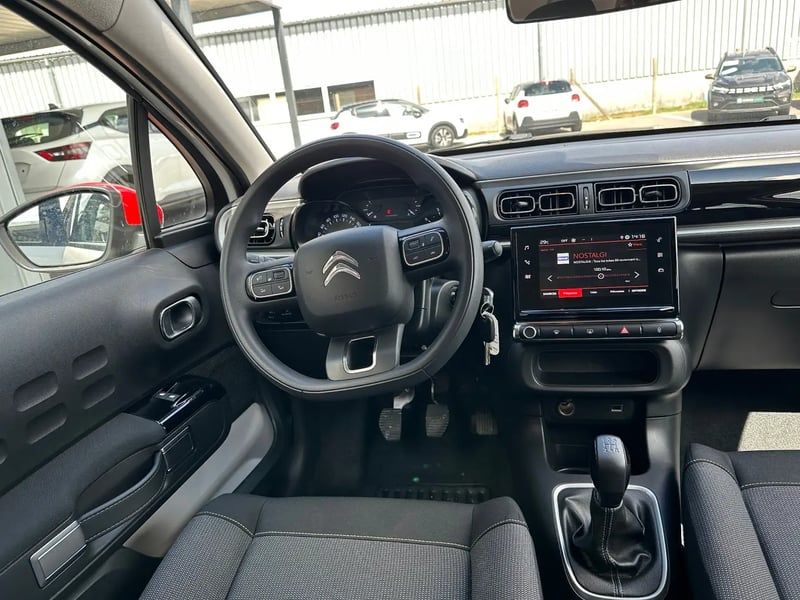 Photo de la voiture CITROEN C3 PureTech 83 S&S BVM5 Shine