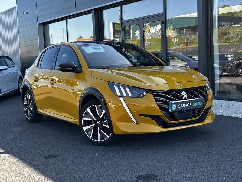 Photo de la voiture PEUGEOT 208 PureTech 130 S&S EAT8 GT Line