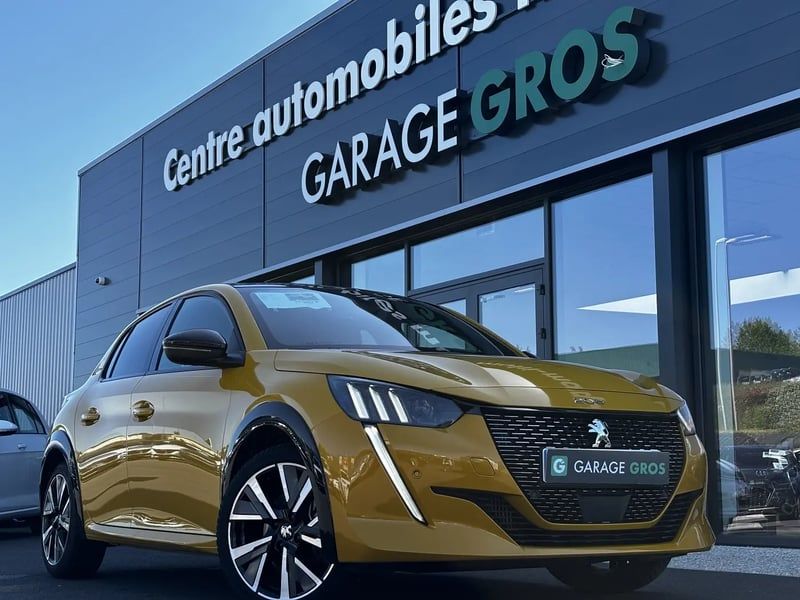 Photo de la voiture PEUGEOT 208 PureTech 130 S&S EAT8 GT Line