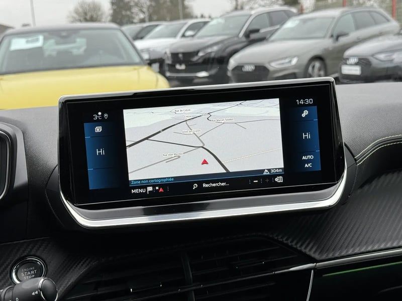 Photo de la voiture PEUGEOT 208 PureTech 130 S&S EAT8 GT Line