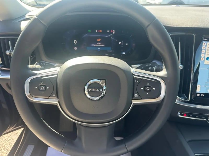 Photo de la voiture VOLVO S60 B4 197 ch DCT7 Start