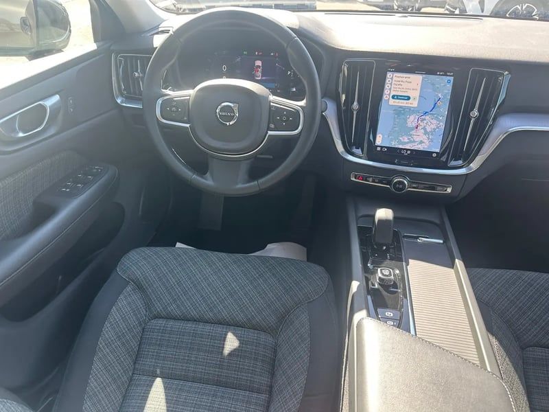 Photo de la voiture VOLVO S60 B4 197 ch DCT7 Start