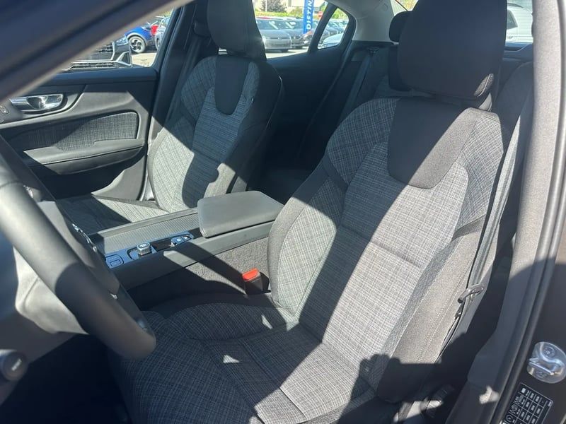 Photo de la voiture VOLVO S60 B4 197 ch DCT7 Start