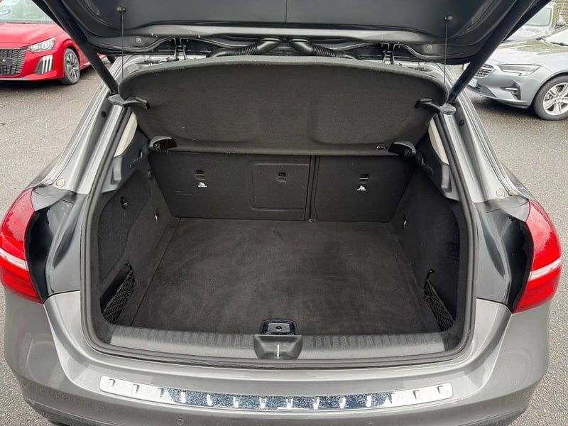 Photo de la voiture MERCEDES GLA 200 7-G DCT Sensation