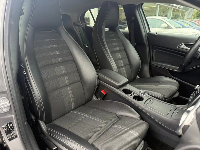 Photo de la voiture MERCEDES GLA 200 7-G DCT Sensation