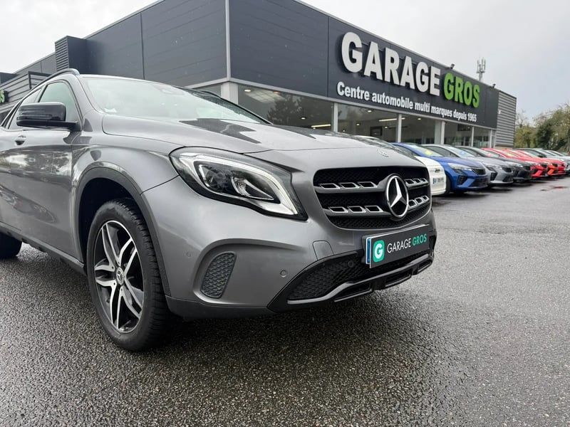 Photo de la voiture MERCEDES GLA 200 7-G DCT Sensation