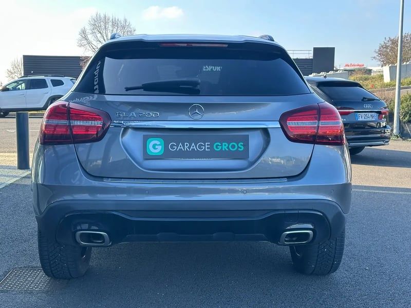 Photo de la voiture MERCEDES GLA 200 7-G DCT Sensation