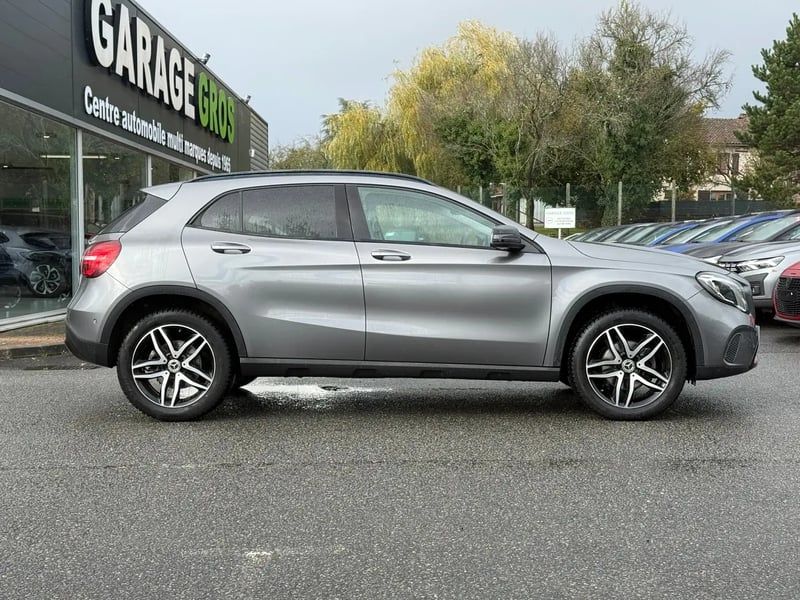 Photo de la voiture MERCEDES GLA 200 7-G DCT Sensation