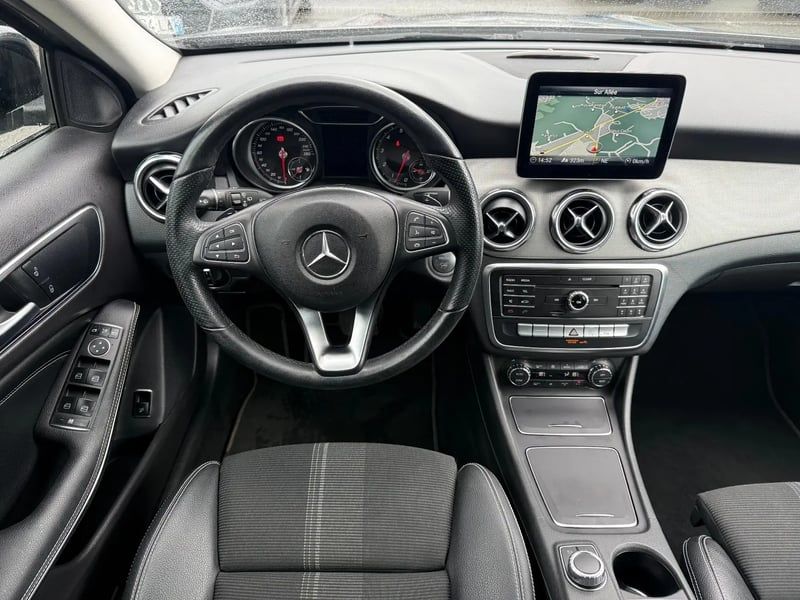 Photo de la voiture MERCEDES GLA 200 7-G DCT Sensation