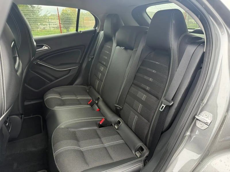 Photo de la voiture MERCEDES GLA 200 7-G DCT Sensation